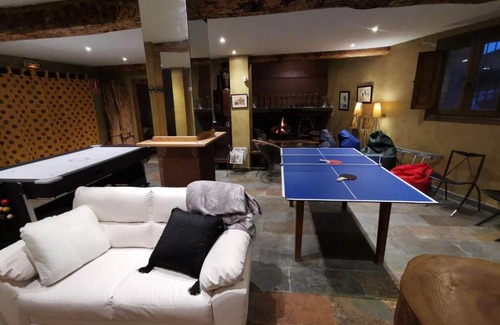 Los Rabanos Villa | Casa Rural con Jacuzzi, BBQ, chimenea y mucho mas
