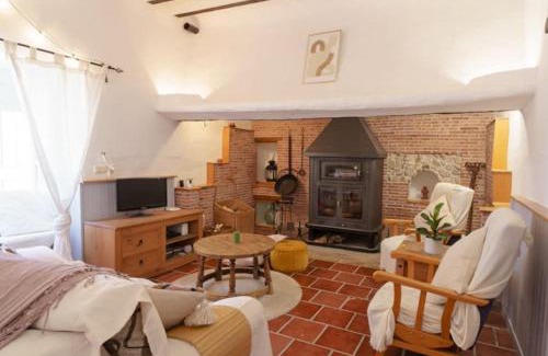 Huerta de Arriba House | Casa rural con jacuzzi y chimenea en paraje único - La Casa del Pino