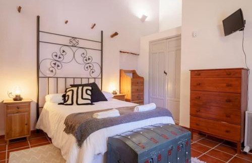 Huerta de Arriba House | Casa rural con jacuzzi y chimenea en paraje único - La Casa del Pino