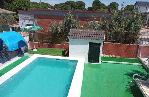 Escalona Ski Chalet | Casa rural con piscina, barbacoa y parque infantil