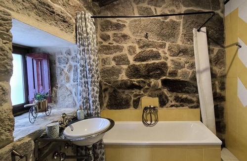 Pereiro de Aguiar Cottage | Casa Rural de dos Habitaciones en Pleno Bosque de la Ribeira Sacra