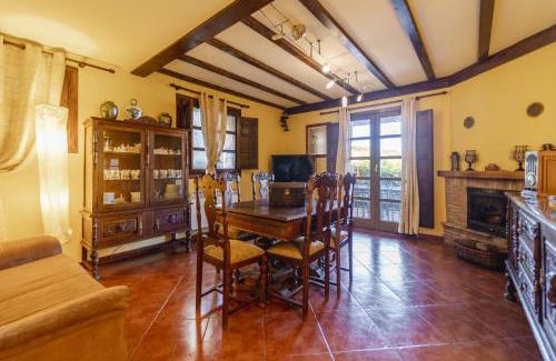 Urrez House | Casa Rural De Cabrera