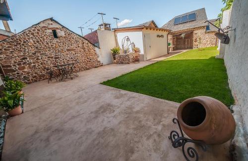 Columbrianos House | Casa Rural El Almendro De Maria