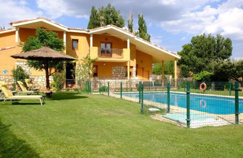 Trillo House | Casa Rural El Caz