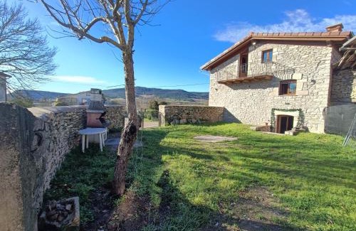 Quincoces de Yuso House | Casa Rural El Pinche