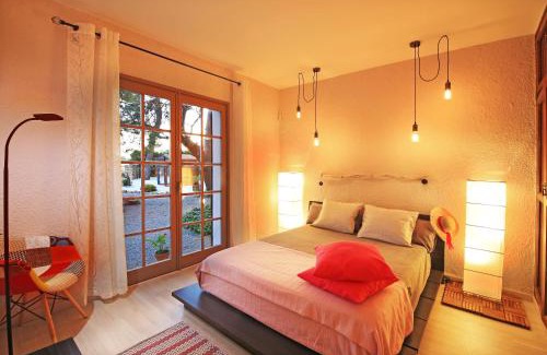 Castellvi de la Marca House | Casa Rural Els Pins