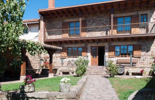 Barruelo de Santullan House | Casa Rural Vielba