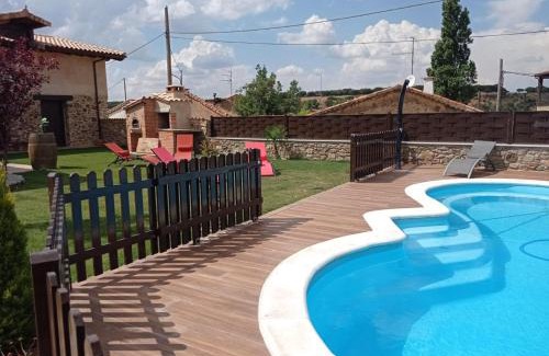 Sanchon de la Sagrada House | Casa Rural Gorriones