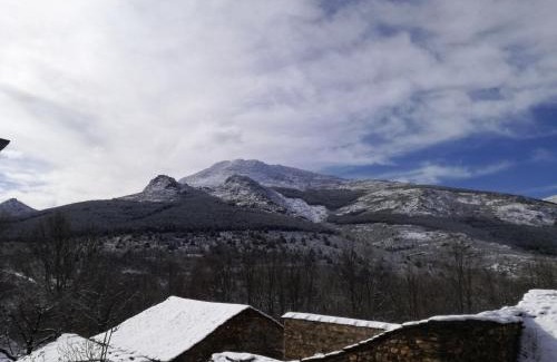 Valverde de los Arroyos Cabin | Casa Rural Los Robles