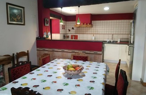 Las Hormazas Cottage | Casa Rural Fuente Culabrás for 10 people