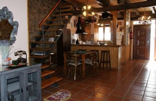 Robledo de las Traviesas Cottage | Casa Rural Gistredo for 8 people