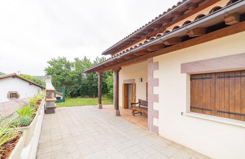 Bizkarreta-Gerendiain House | Casa rural Gibelea