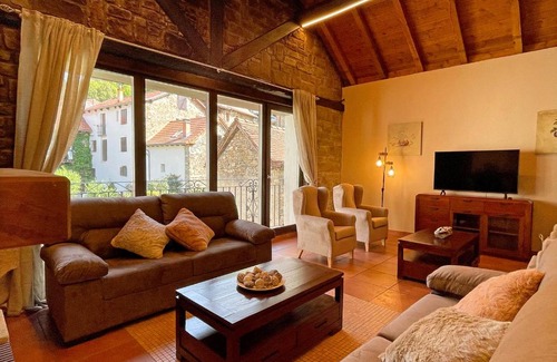 Isaba House | Casa Rural juaningratxi