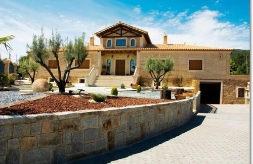 Linares de Riofrio Cottage | Casa Rural Las Palomas I and II for 6 people