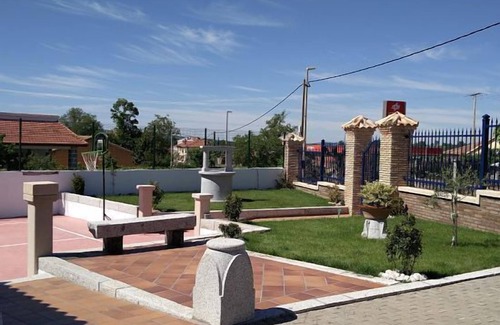 Linares de Riofrio Cottage | Casa Rural Las Palomas I and II for 6 people