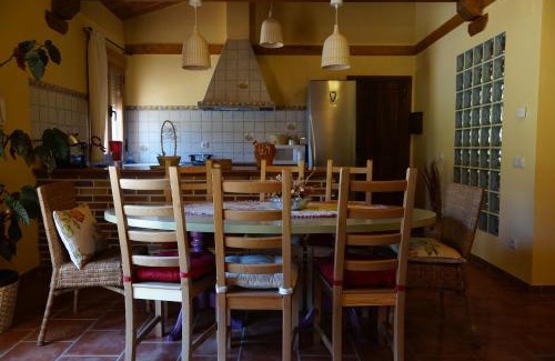 Abades House | Casa Rural La Cija del Abuelo a 1 hora de Madrid