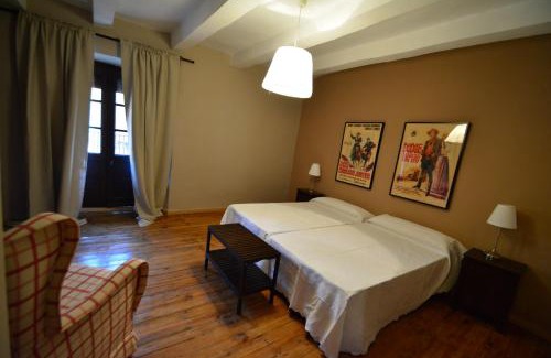 Valoria la Buena House | Casa Rural La Plaza