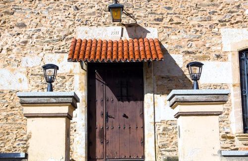 Vega de Tirados House | Casa Rural La Torrecilla con PISCINA PRIVADA