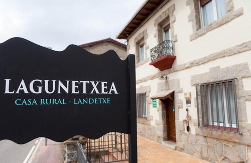 Pobes House | Casa Rural Lagun Etxea