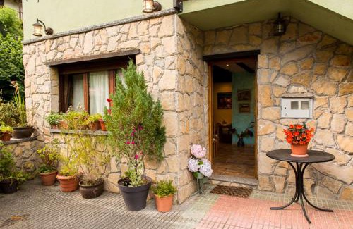 Paniceres House | Casa Rural Les Cabañes