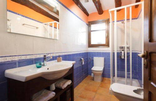 Rafales House | CASA RURAL LES ROQUETES