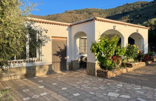 Fondon Ski Chalet | Casa Rural Los Caleros