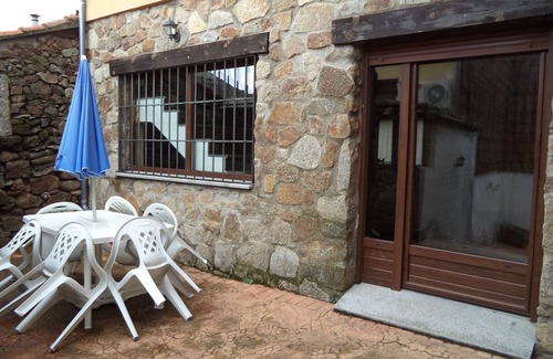 Valdesangil Cottage | Casa Rural LOS Tejados Cerca de la Estacion de Esqui de La Covatilla!