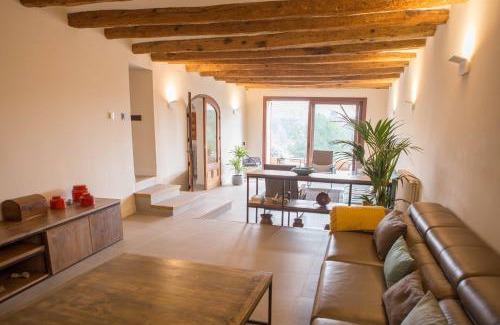 Aiguamurcia House | Casa rural Masia Les Apieres