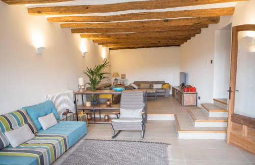 Aiguamurcia House | Casa rural Masia Les Apieres