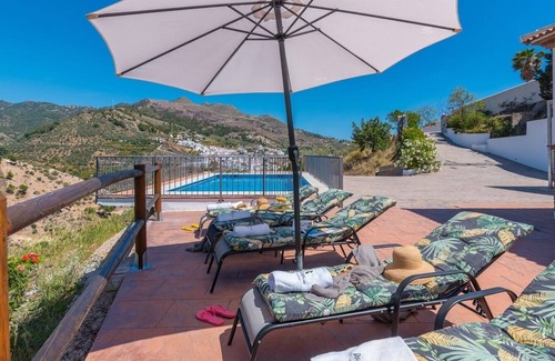 Canillas de Albaida Villa | Casa Rural Moreno Canillas de Albaida by Ruralidays