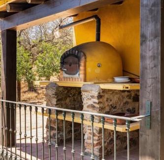 Santa Olalla del Cala Villa | Casa Rural Navalonguilla con piscina