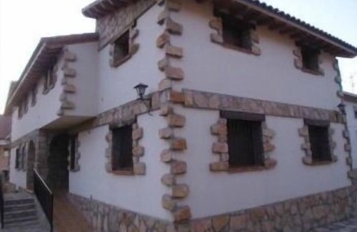 Orea Cottage | Casa Rural Pablo for 14 people