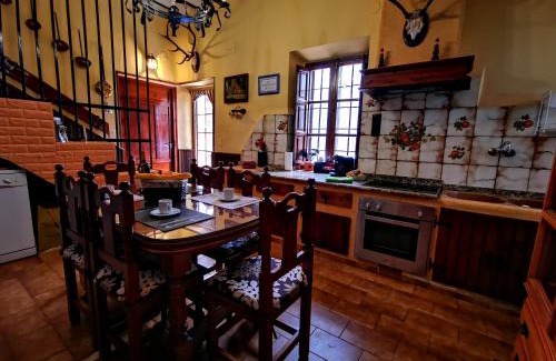 Cenizate House | Casa Rural Temática Spa Señorío de Montero