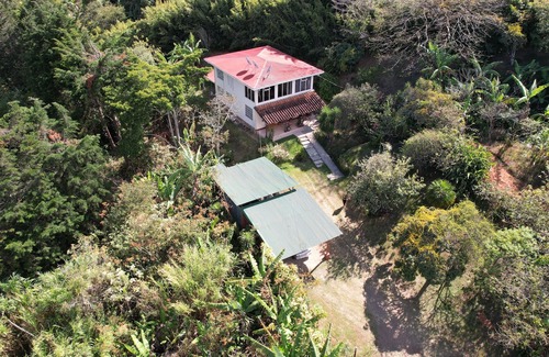 Salitrillos Cottage | Casa Rural Tradicional Costarricense, Clima muy Agradable