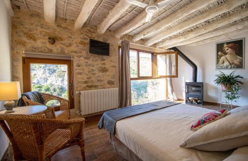 Benisili House | Casa rural Vall de Gallinera con Chimenea, piscina y jacuzzi DIANIA