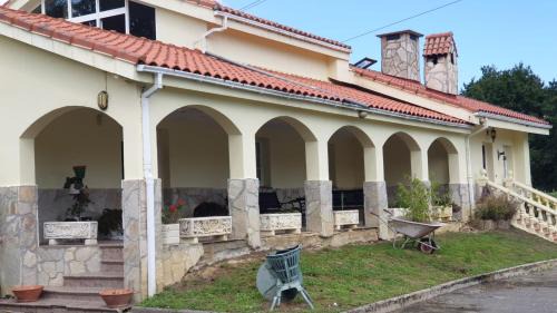 Arnuero House | Casa Rural Villa Ronquillo a 2 k m de las playas