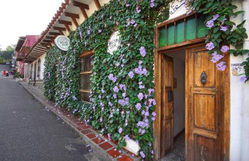 San Antonio House | Casa Ruta Sur