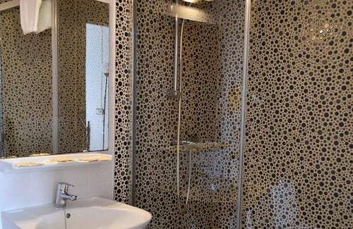 Roncesvalles House | CASA SABINA