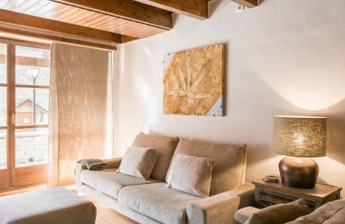 Casarilh House | Casa Salient by Totiaran