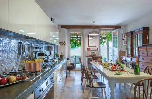 Centofinestre Villa | Casa Sant' Elia a villa in the heart of the Marche Region a few miles from the sea