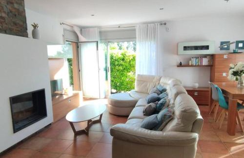 Canaletes Apartment | Casa Santa Creu de Creixà