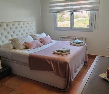 Canaletes Apartment | Casa Santa Creu de Creixà