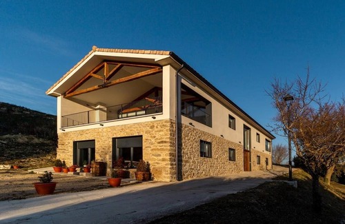 Allin Cottage | CASA SARTZALETA - Rural tourist housing