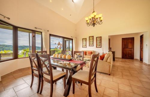 Tronadora House | Casa Shamrock