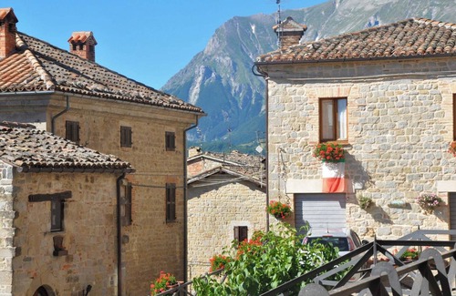 Montemonaco Apartment | Casa Sibilla 3 bedrooms independent apartment in the Sibillini National Park