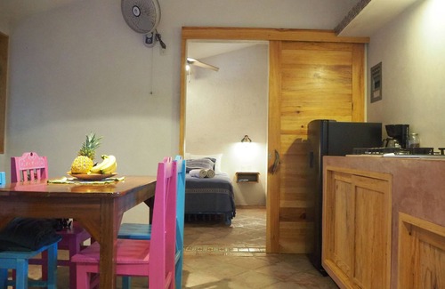 Mazunte House | Casa Sierra: Starlink, AC & Superbly Located!