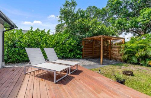 Buena Vista House | Casa Siesta- Hot tub Home Gym and Modern Design