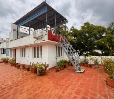 White Town Apartment | Casa Siesta pondy