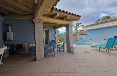 Cala Sinzias House | Casa Sinzias con piscina 9 posti letto