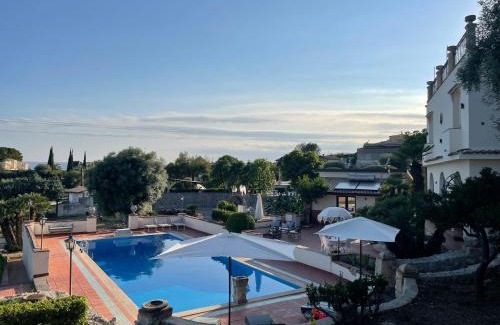 Belvedere House | Casa Sirokos